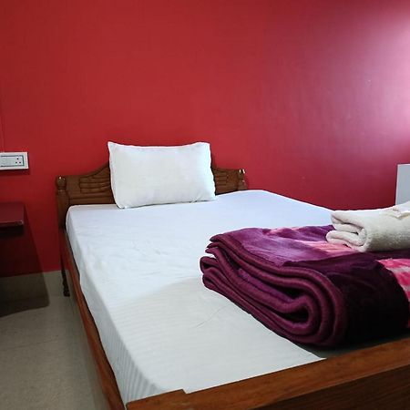 Hotel Bhargav Guwahati Esterno foto