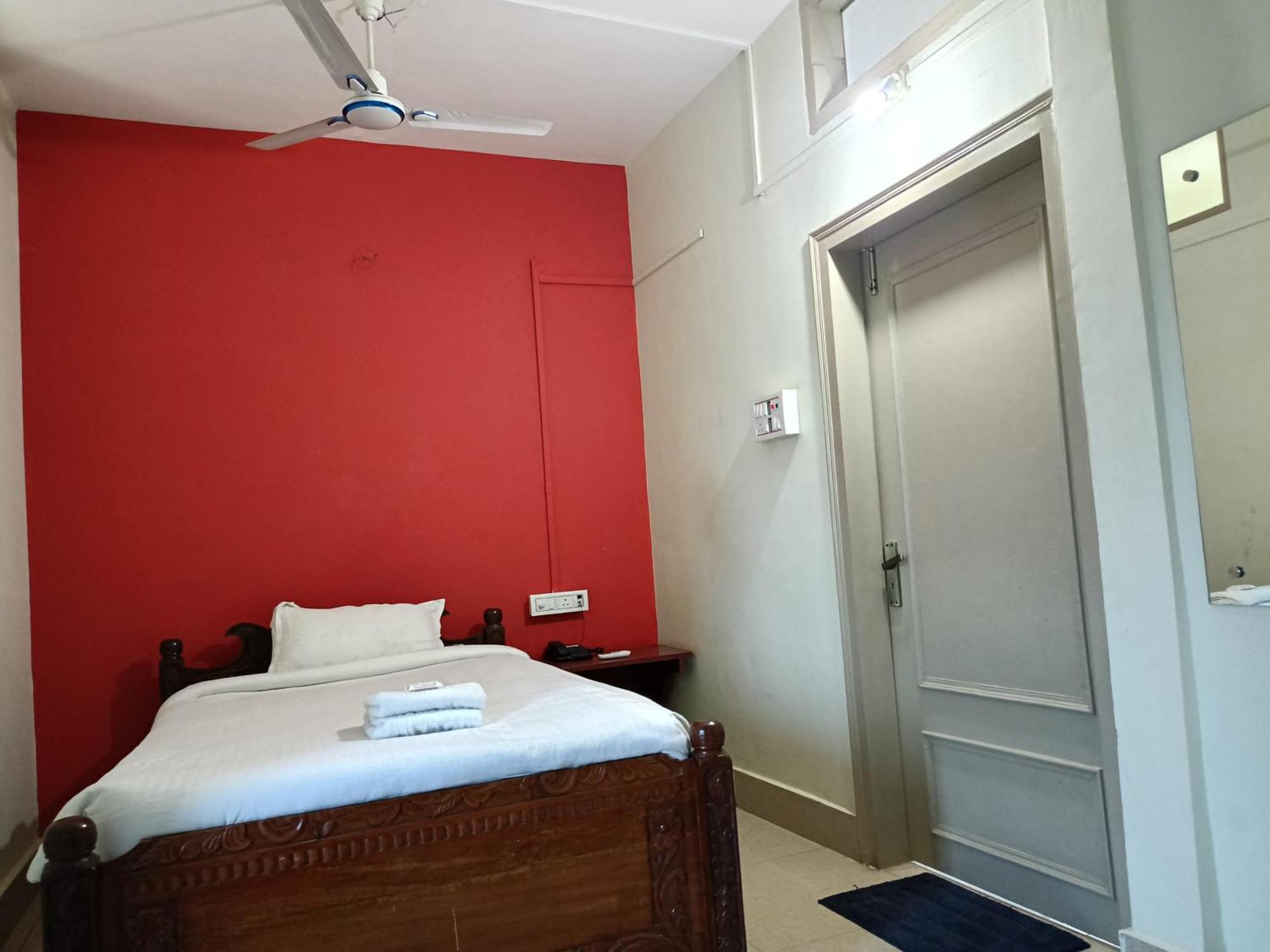 Hotel Bhargav Guwahati Esterno foto
