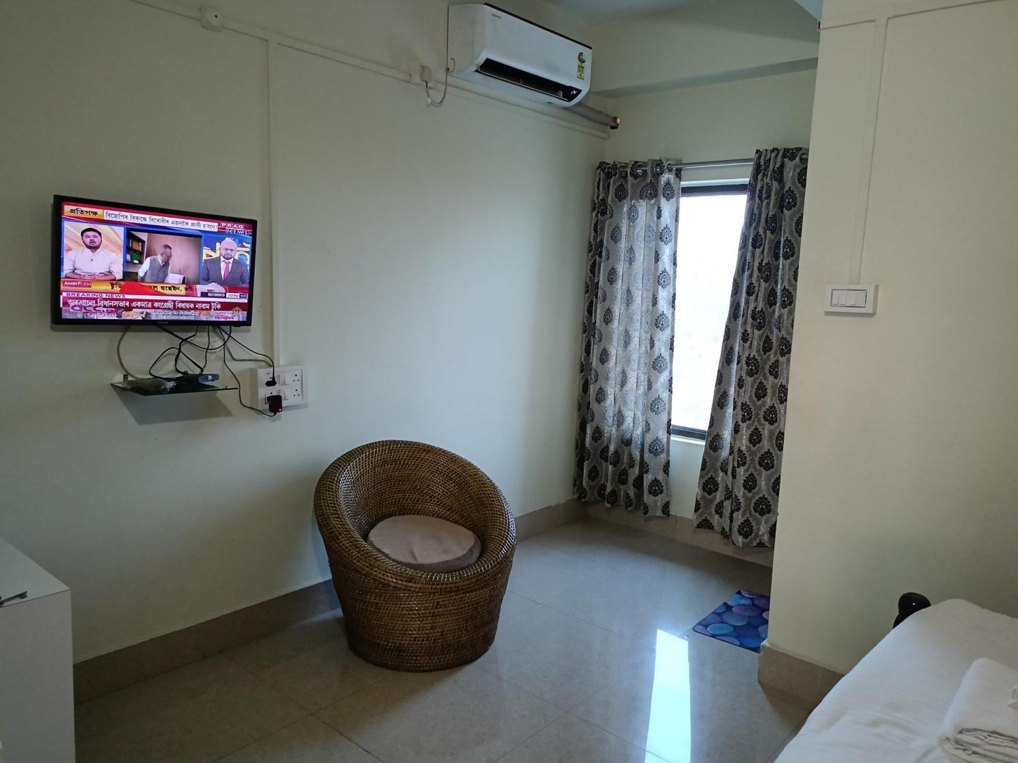 Hotel Bhargav Guwahati Esterno foto