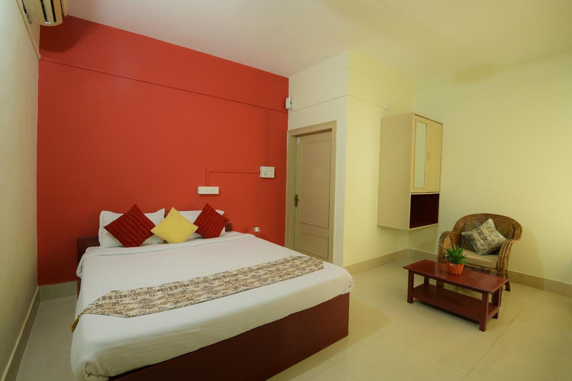 Hotel Bhargav Guwahati Esterno foto