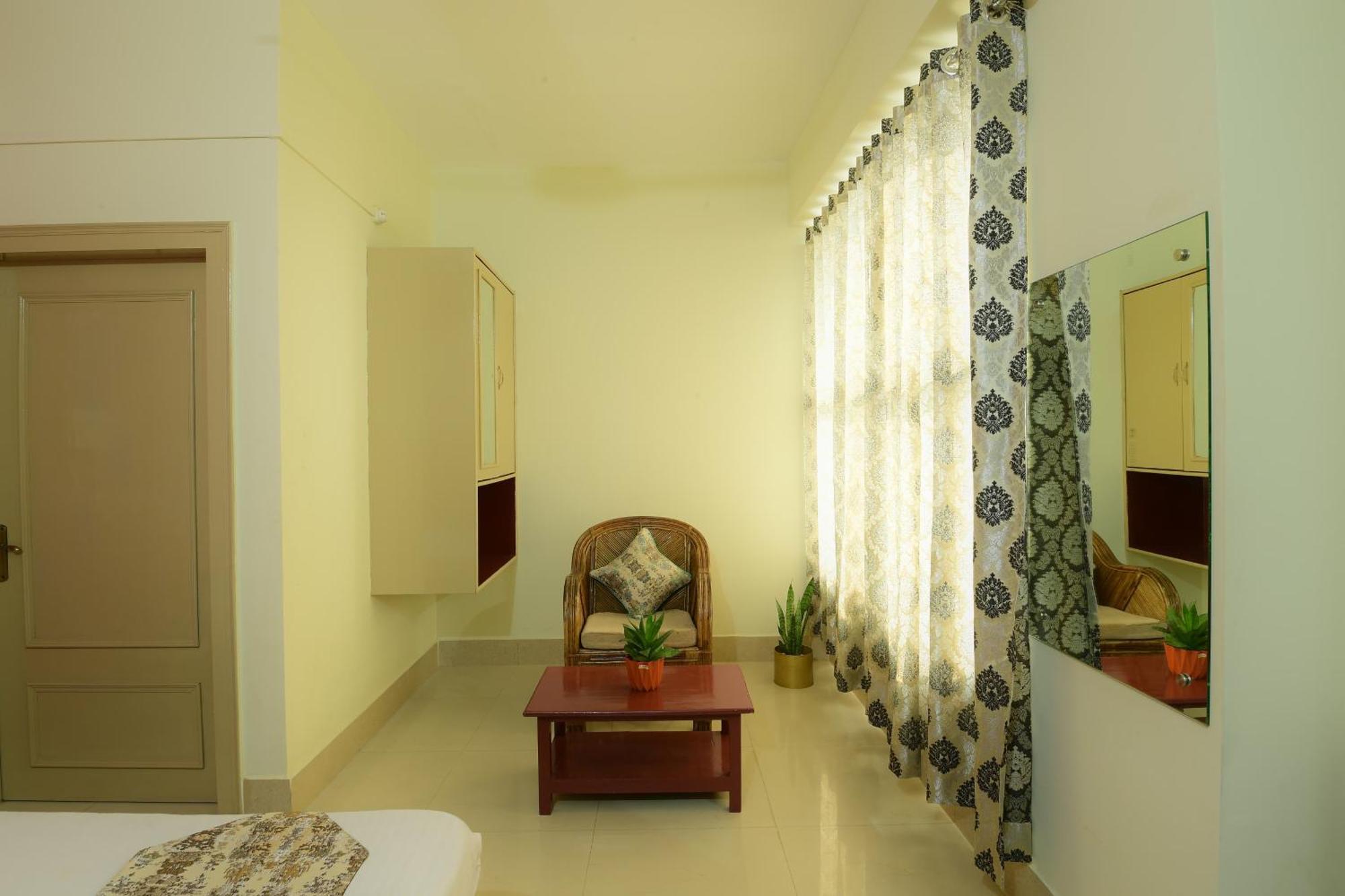 Hotel Bhargav Guwahati Esterno foto