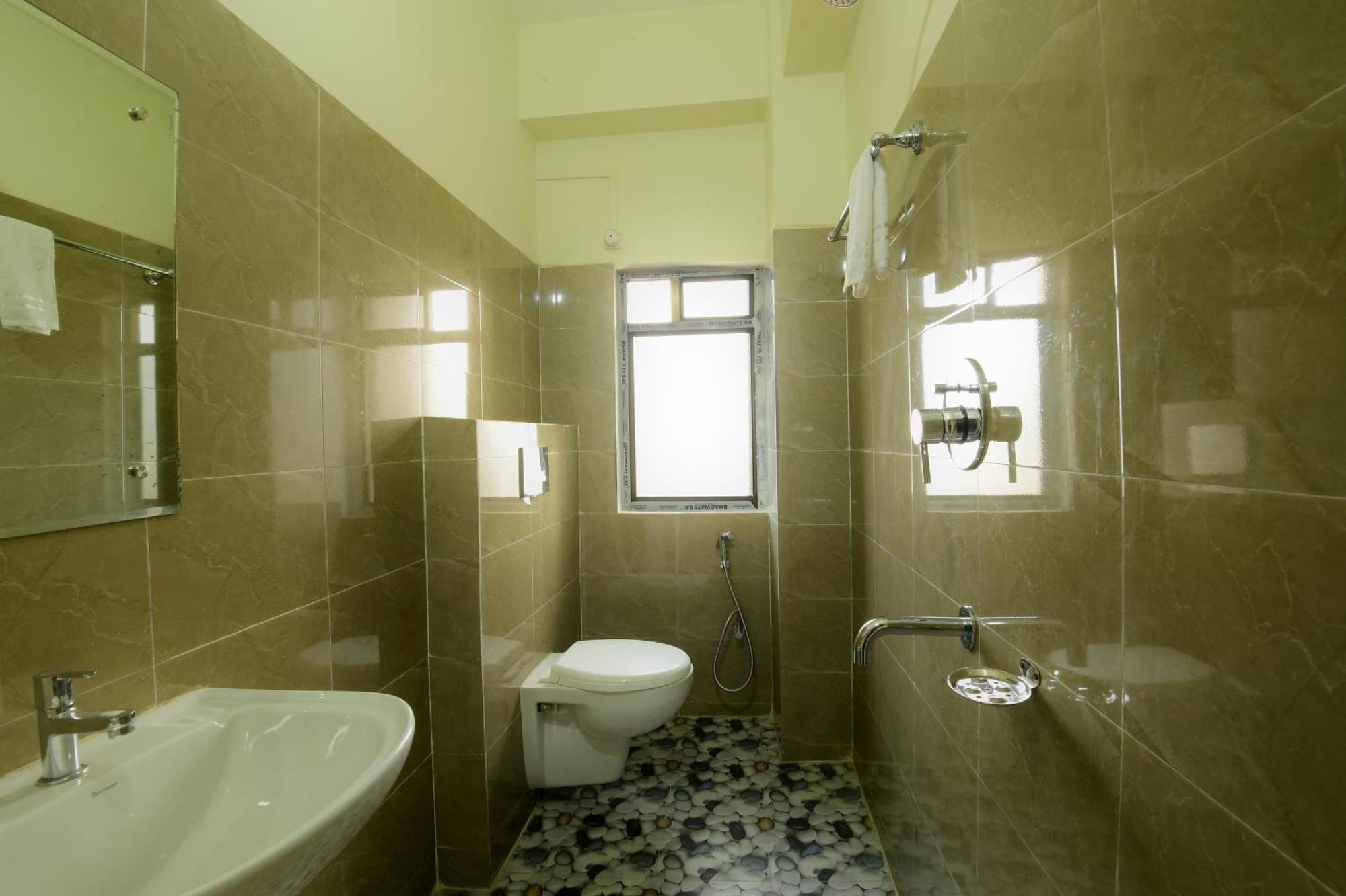 Hotel Bhargav Guwahati Esterno foto