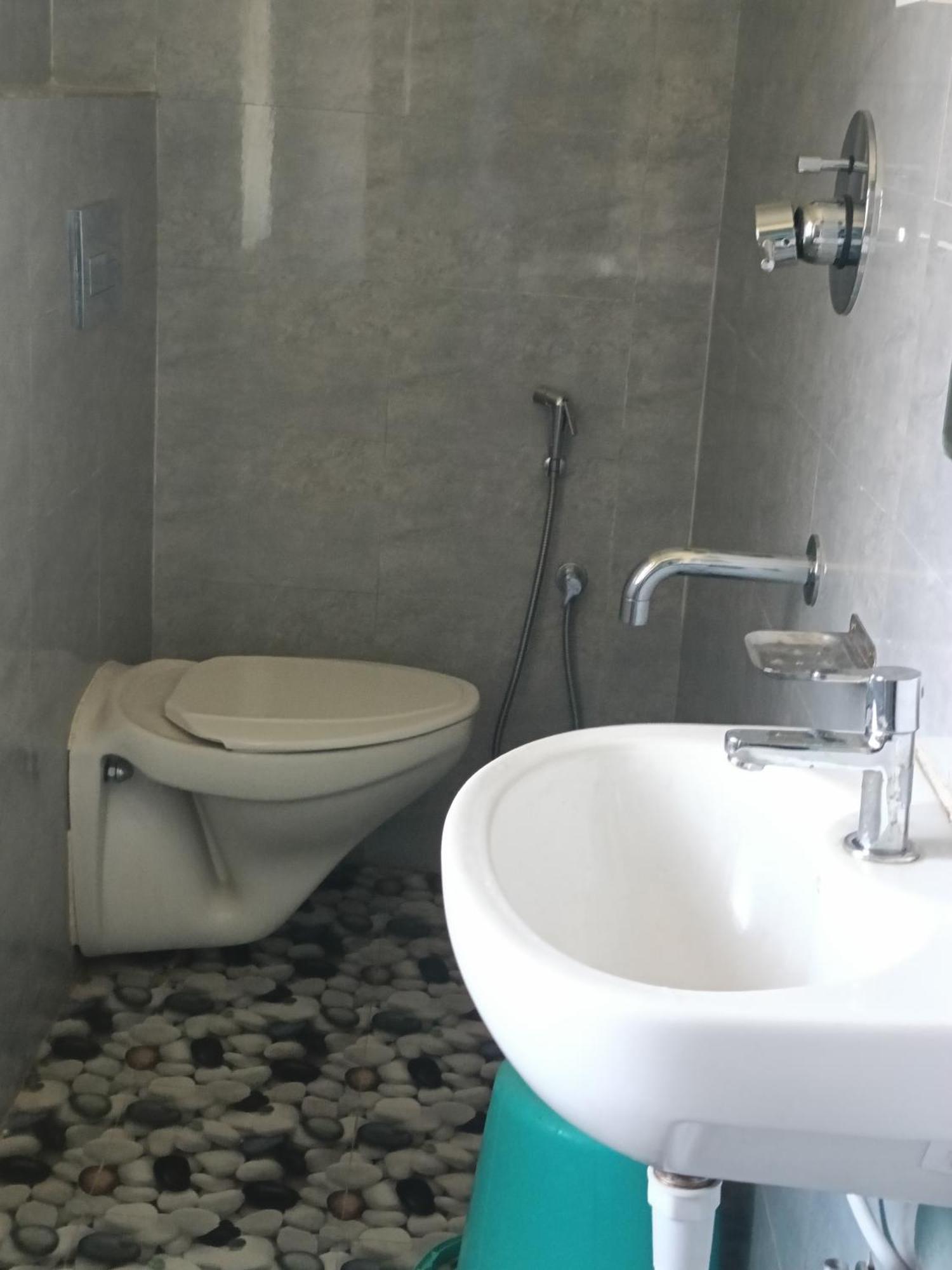 Hotel Bhargav Guwahati Esterno foto