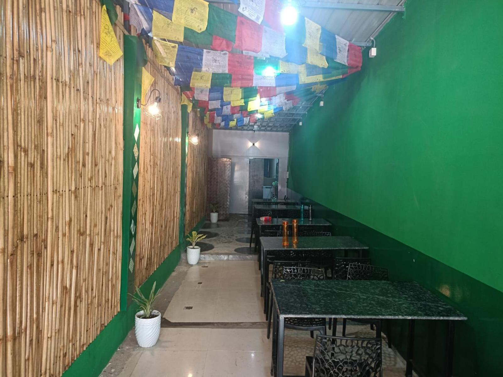 Hotel Bhargav Guwahati Esterno foto
